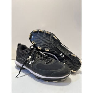 Under Armor Women’s Black Cleats Sz 8 US
